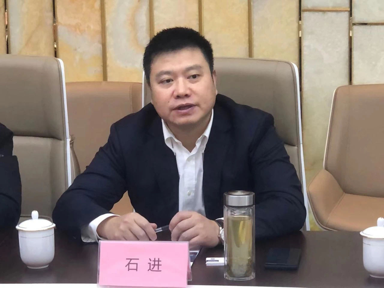 四川省兴文县委副书记,县长石进一行莅临中民石材产业集团参观考察